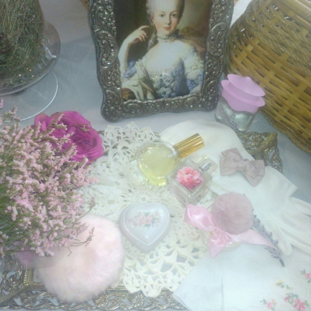 Vintage cottagecore trinket box - Picture 2 of 5